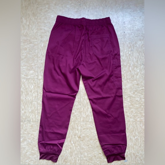 Men’s Medium Burgundy Maevn Scrubs Jogger - Picture 2 of 2